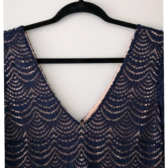 NEW Lilly Pulitzer Nicoline Dress in Scalloped Lace True Navy - Picture 3 of 7
